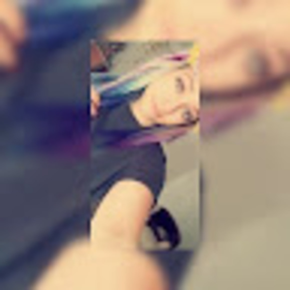 Meet your Posher, Jessica - Picture 1 of 1